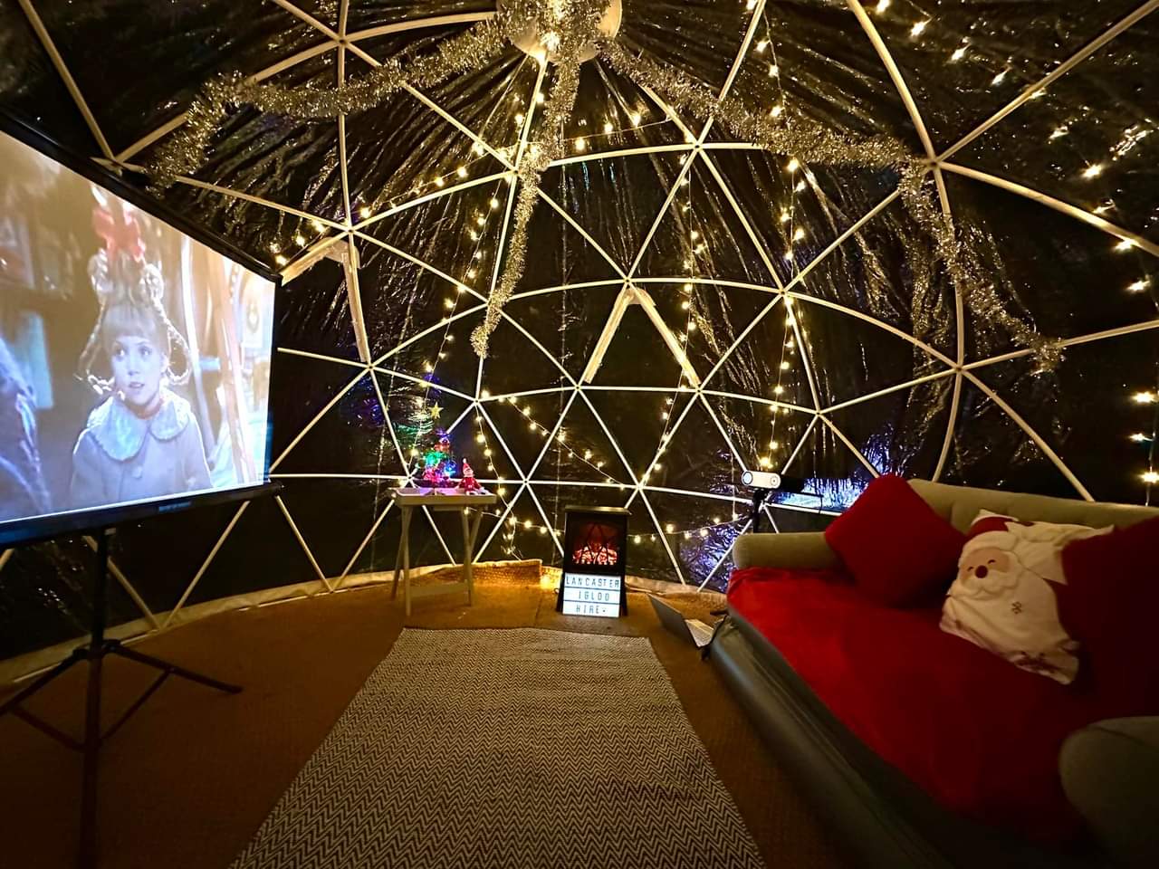 Cozy igloo at a wedding event